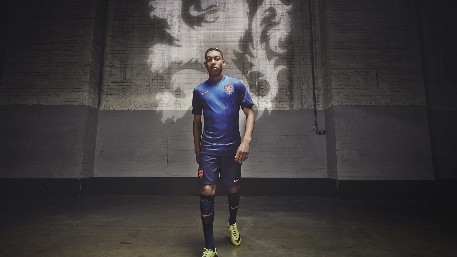 “东安湖体育公园:铁人三项挑战极限运动员的耐力与速度”